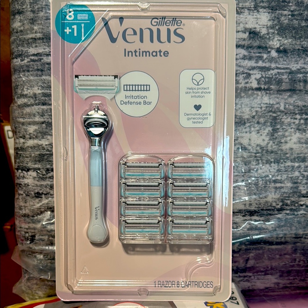 Venus Razor with Irritation Defense